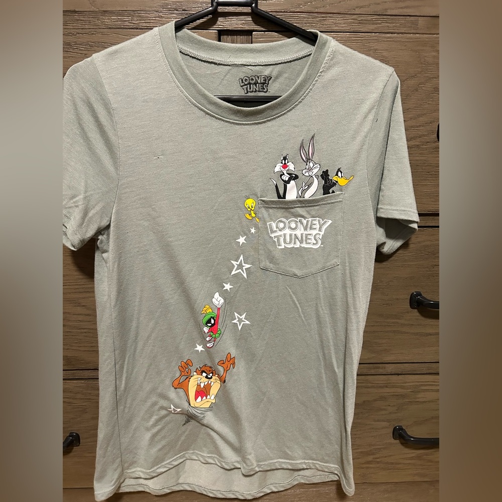 Looney Toons top - M
